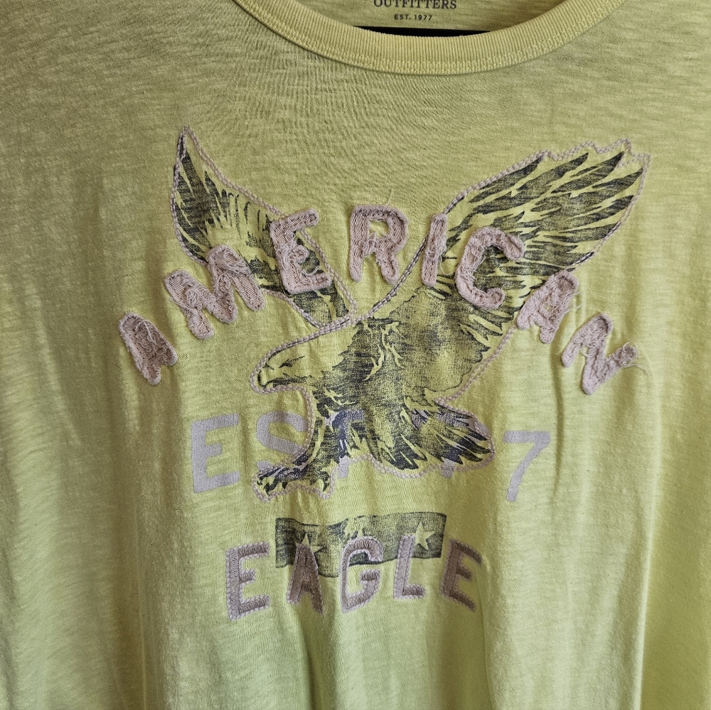 American Eagle Outfitters Graphic T-Shirt . - Picture 3 of 11